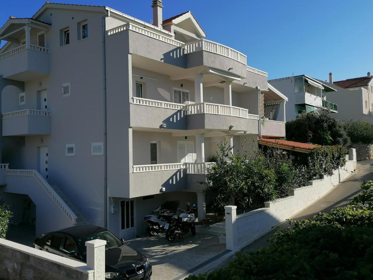 Apartments Iris Hvar Town Esterno foto