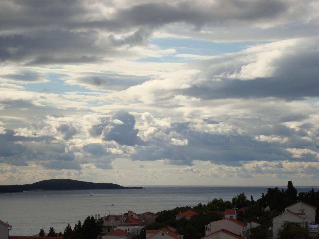 Apartments Iris Hvar Town Esterno foto